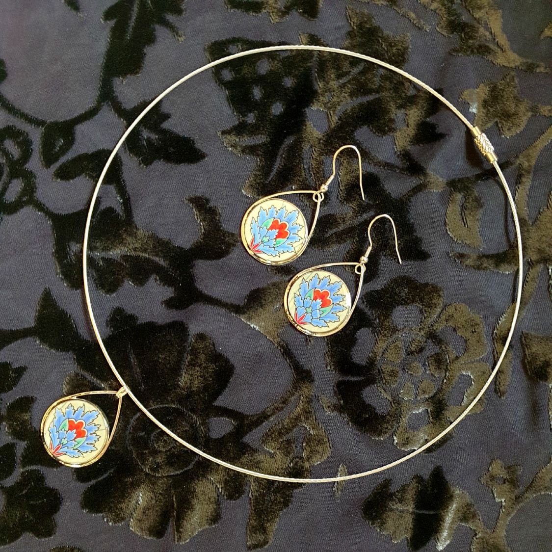 Blue oriental flower pendant earrings