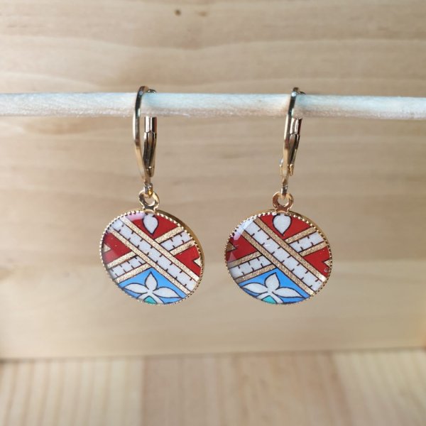 Gold/red/blue/green dangling earrings