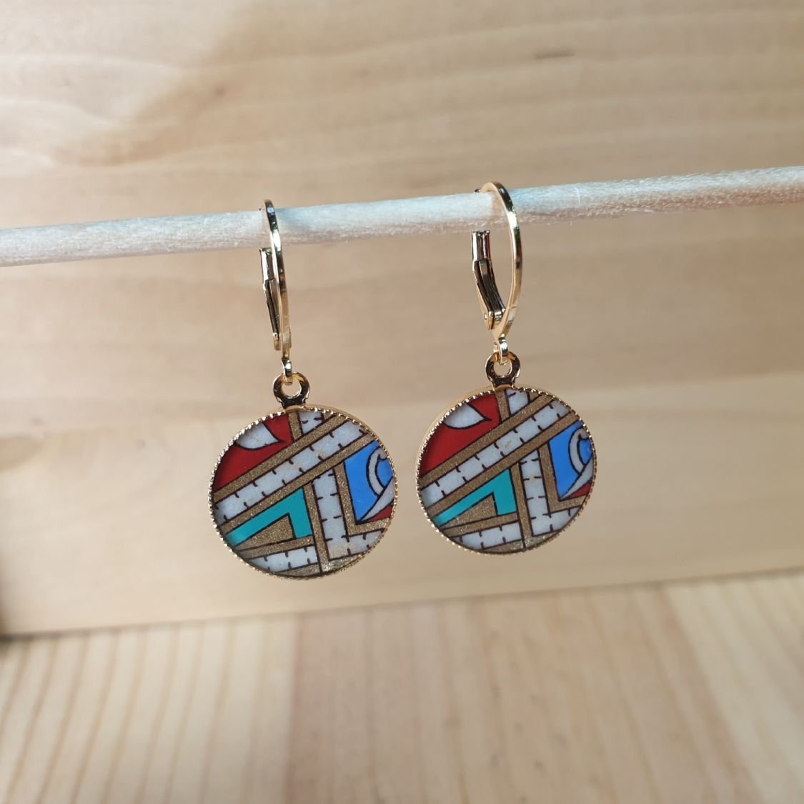 Gold/red/blue/green dangling earrings