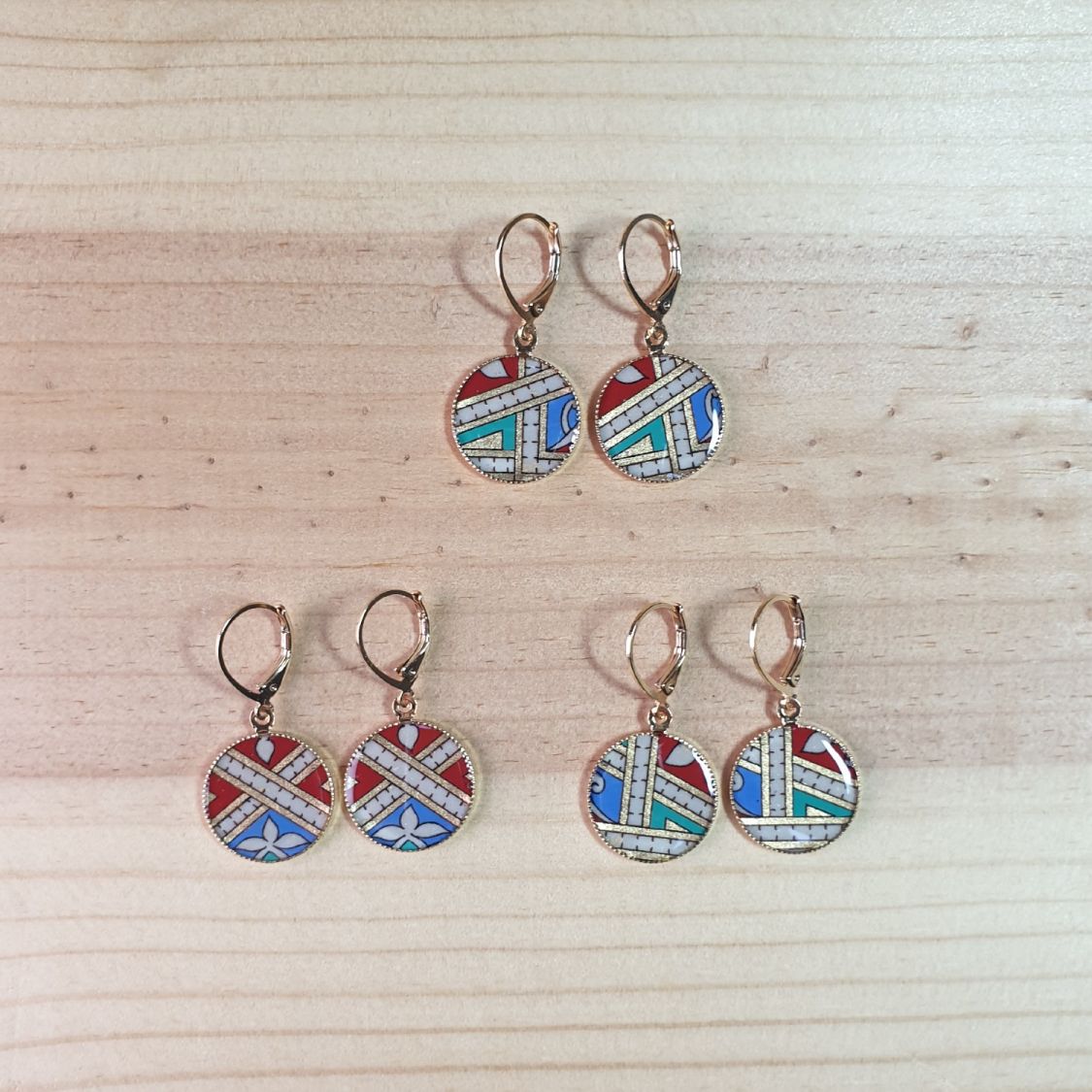 Gold/red/blue/green dangling earrings