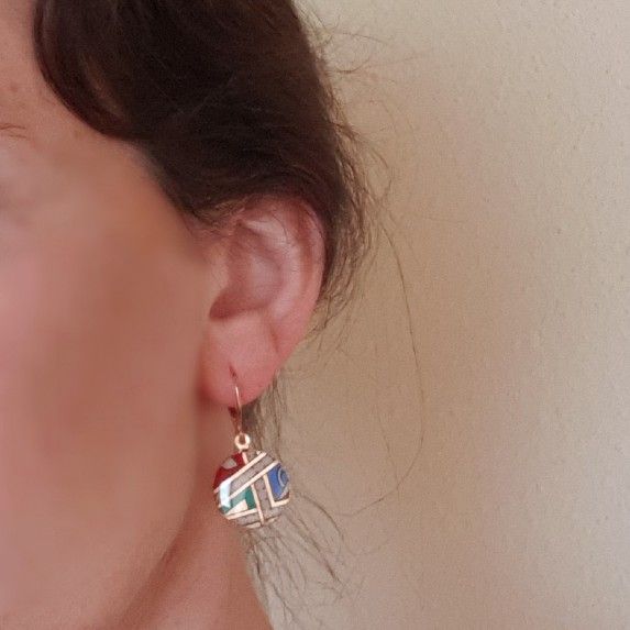 Gold/red/blue/green dangling earrings