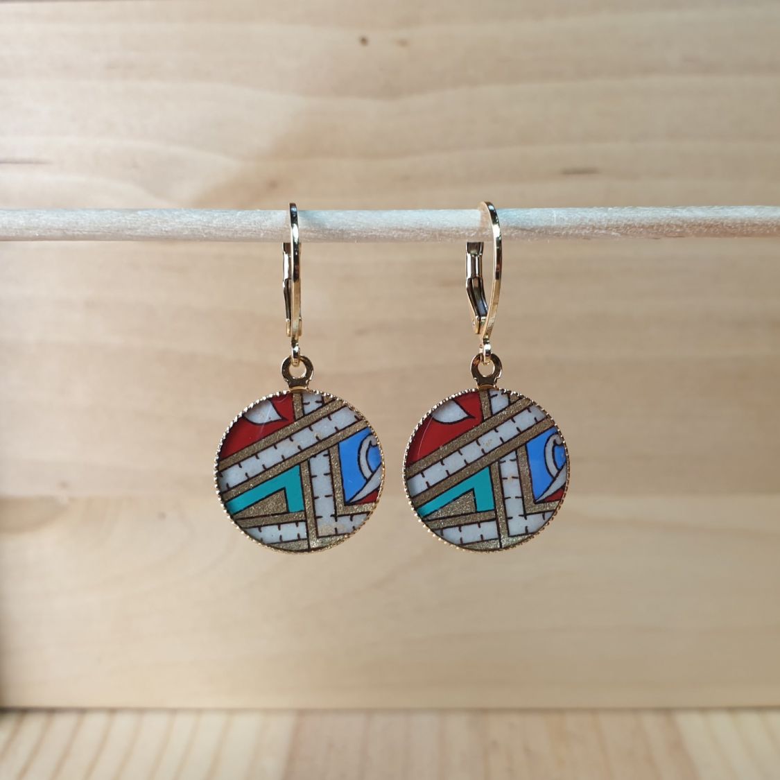 Gold/red/blue/green dangling earrings