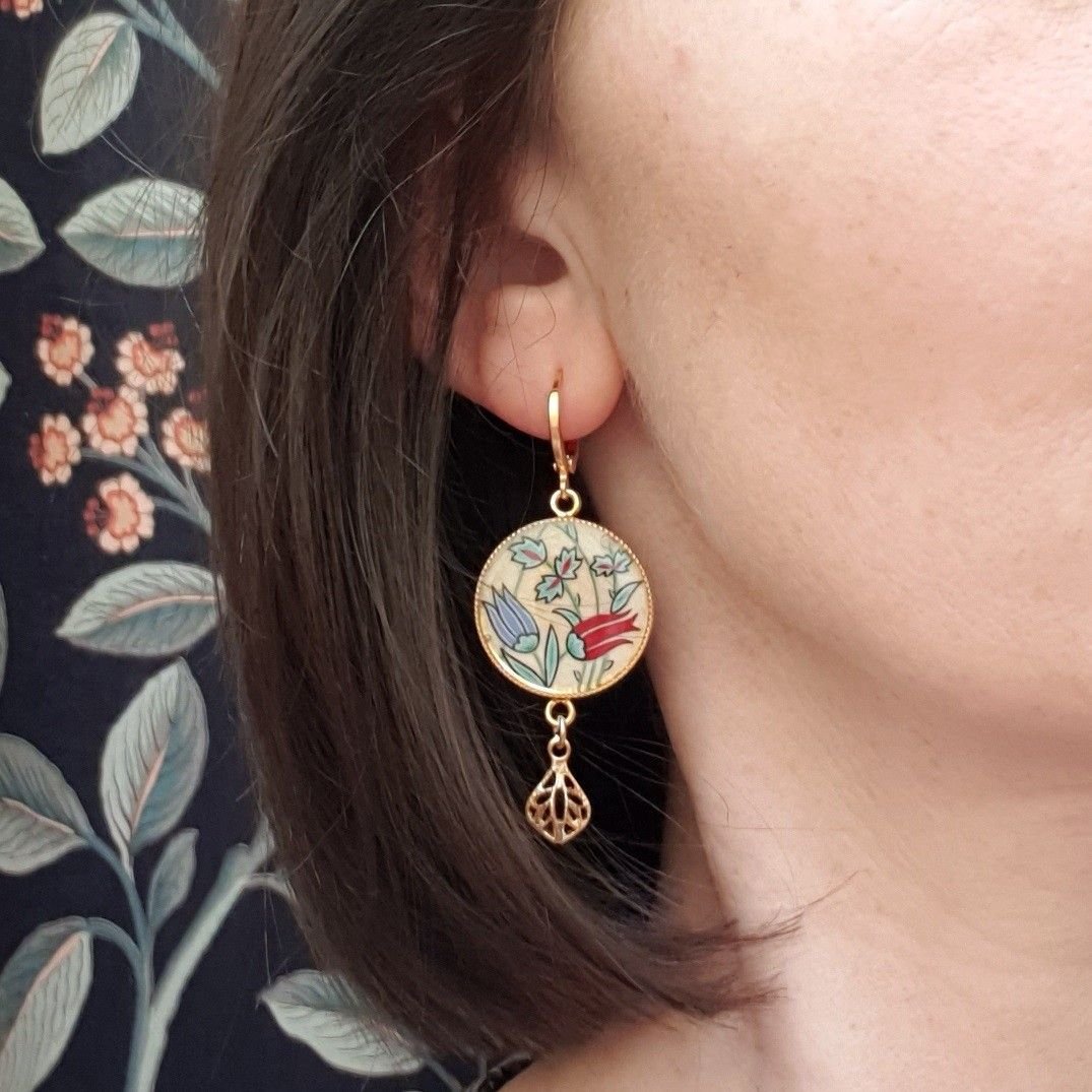 Oriental flowers pendant earrings