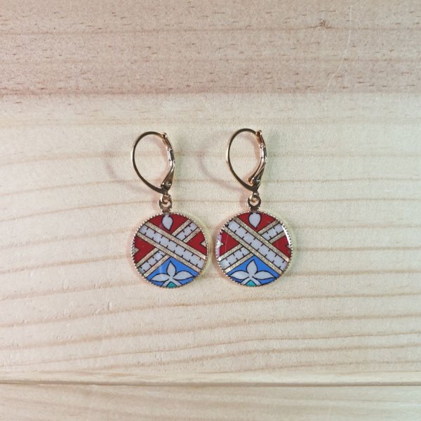 Gold/red/blue/green dangling earrings