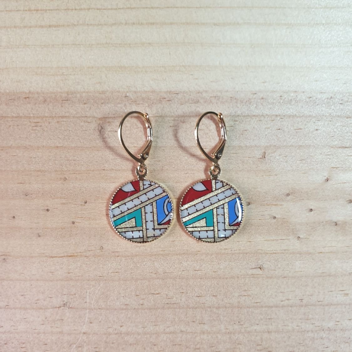 Gold/red/blue/green dangling earrings