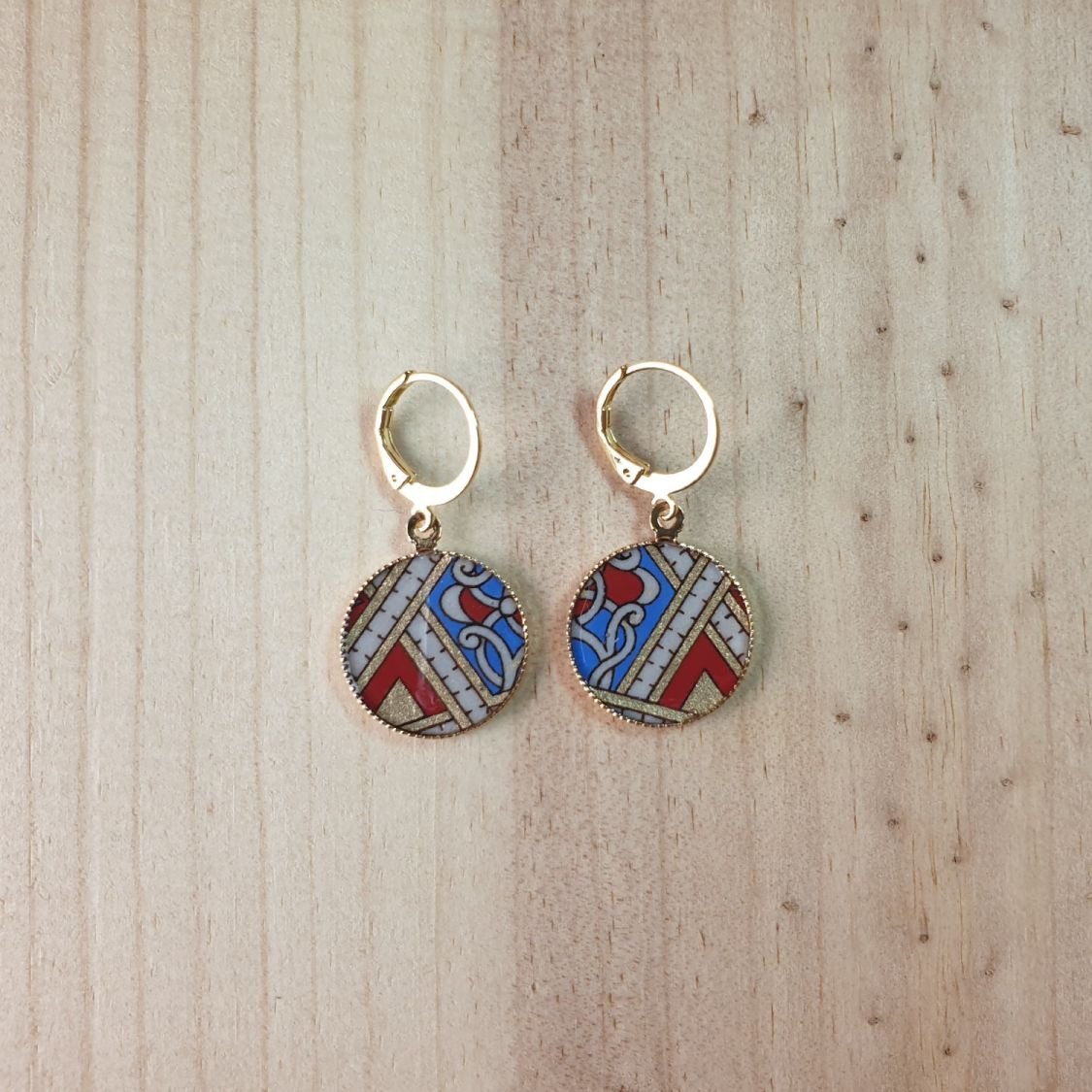 Gold/red/blue pendant earrings