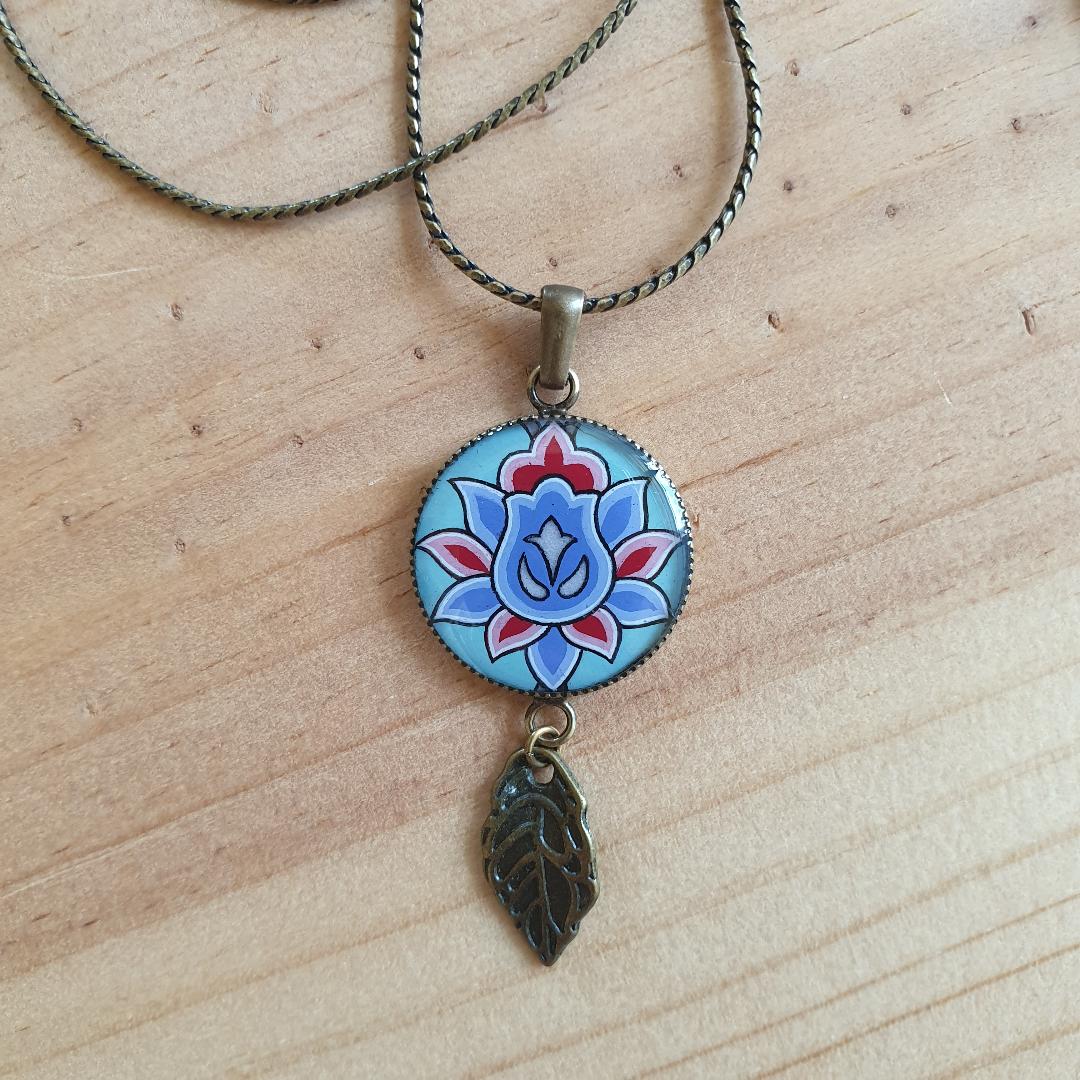 Green/blue/pink flower pendant necklace on silver chain