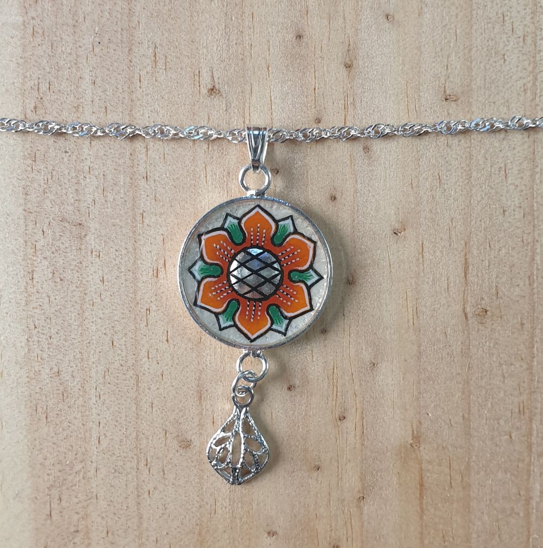 Necklace pendant illuminated spring flower orange / white on silver chain