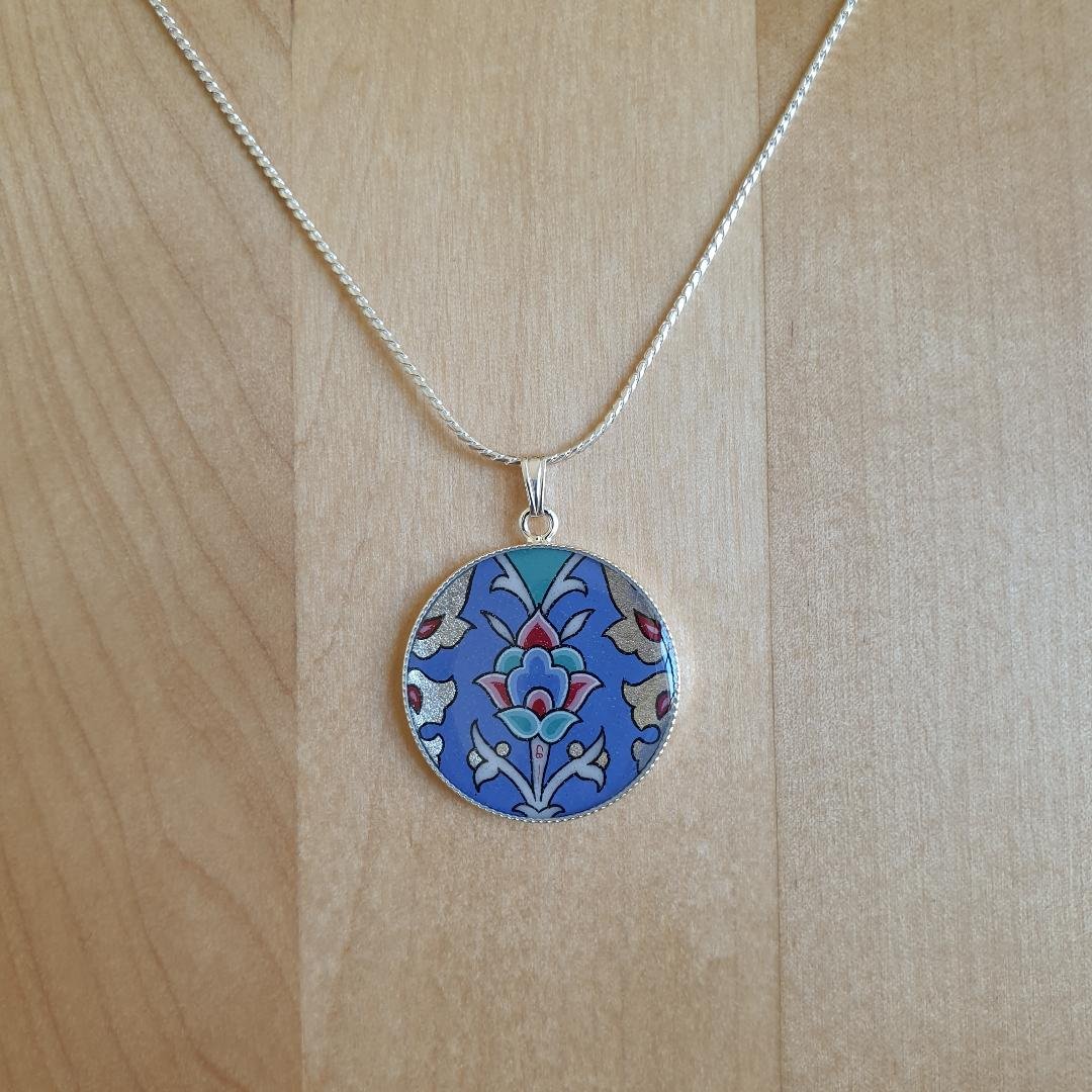 Blue/silver/green/pink flower and arabesque pendant necklace on silver chain